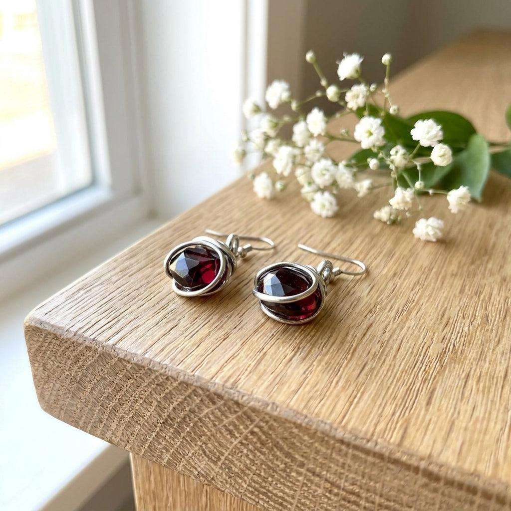 Cercei Statement Garnet Embrace – Cristal Fațetat Roșu Profund - Geoma.ro