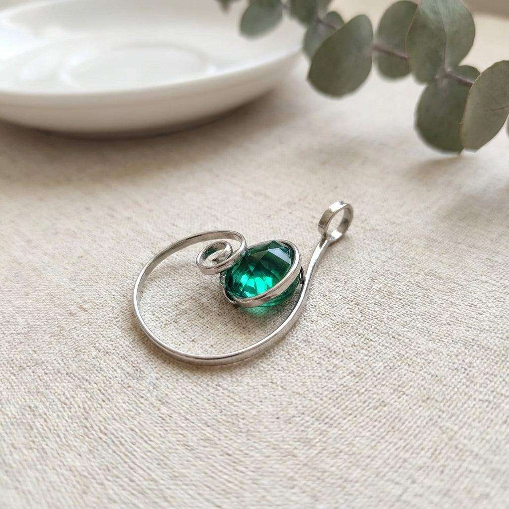 Colier Emerald Spiral – Cristal Verde Smarald