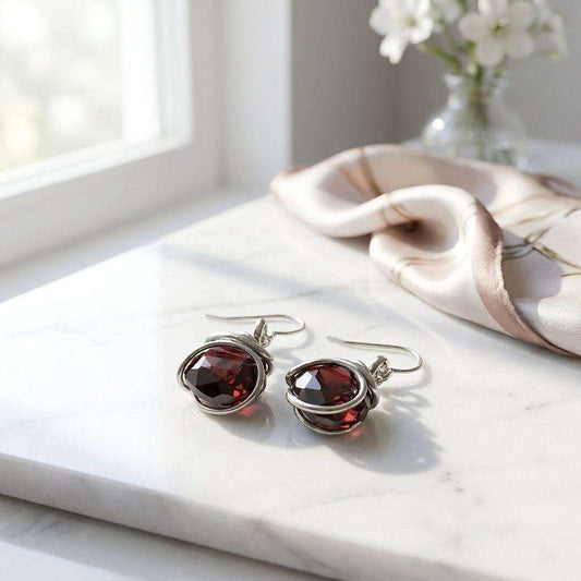 Cercei Statement Garnet Embrace – Cristal Fațetat Roșu Profund - Geoma.ro