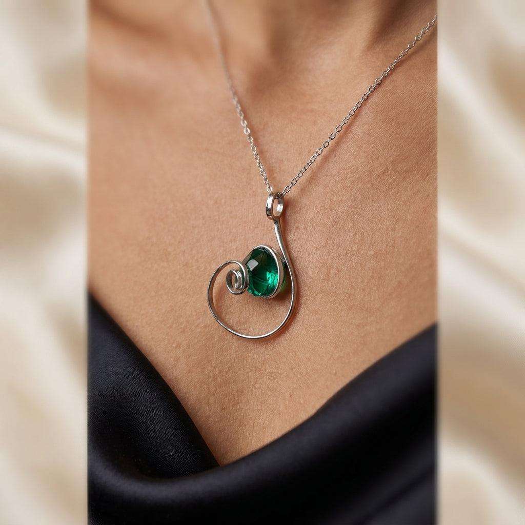 Colier Emerald Spiral – Cristal Verde Smarald