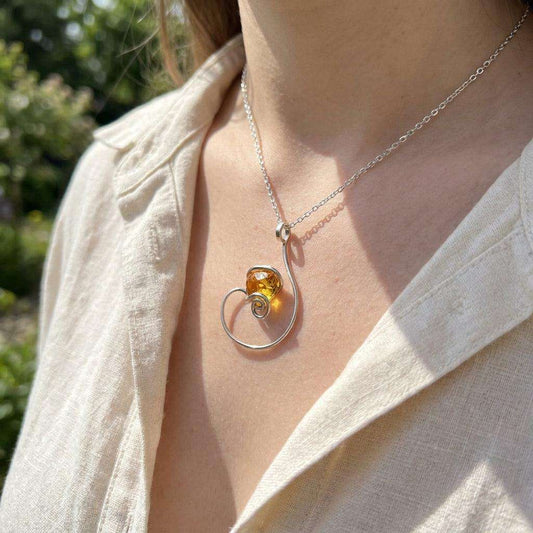 Colier Statement Amber Spiral - Geoma.ro