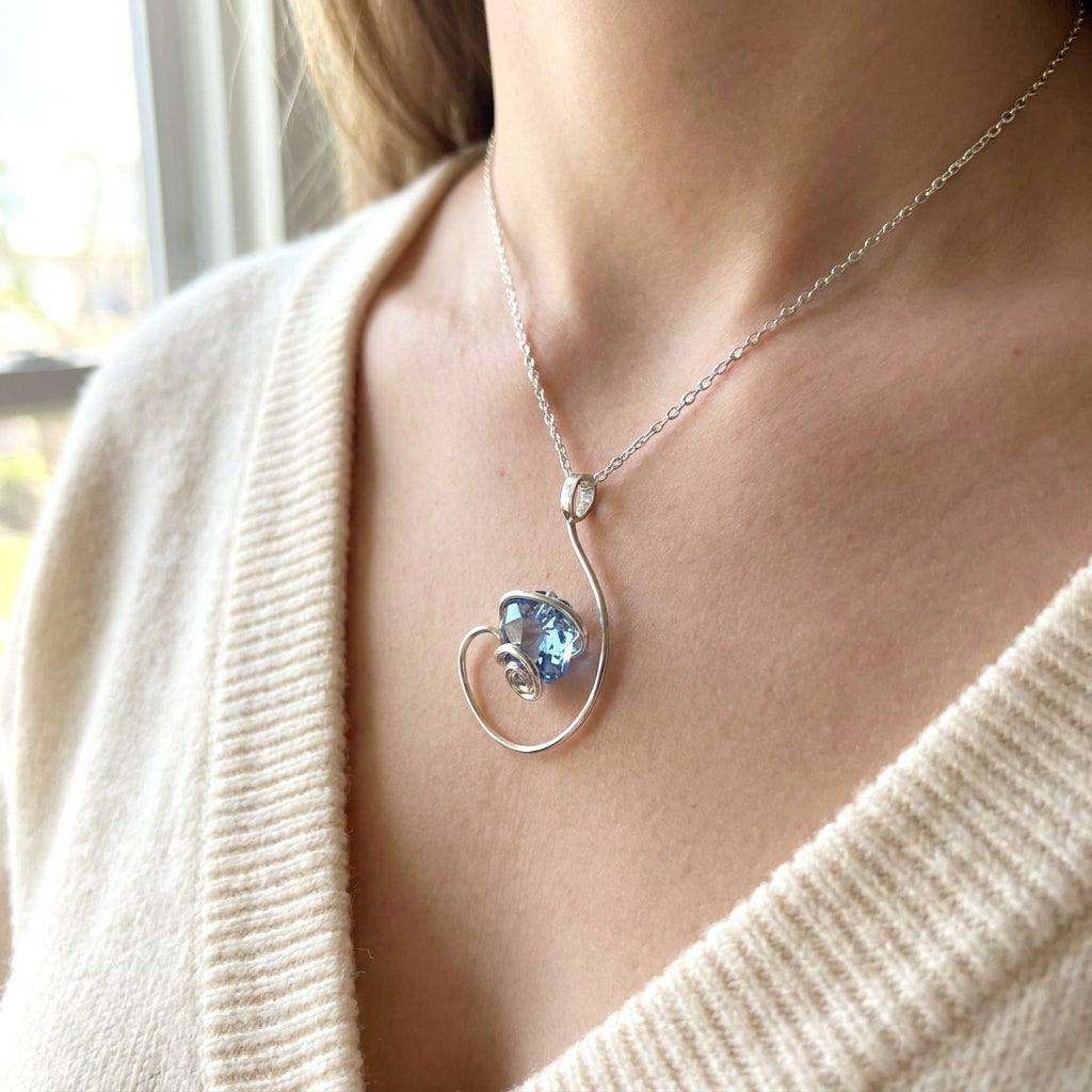 Colier Statement Sapphire Wave – Cristal Albastru - Safir Translucid - Geoma.ro