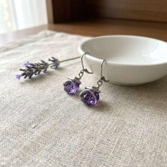 Cercei Minimalist Amethyst Whisper – Cristal Mov-Violet
